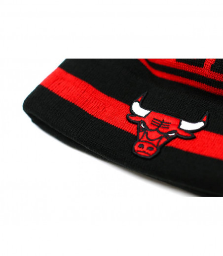 cappello rosso toro nero